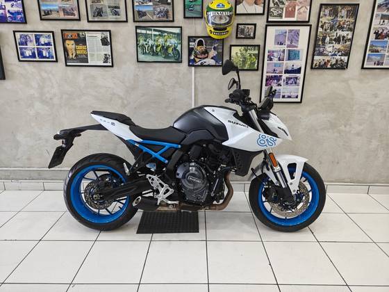 SUZUKI GSX-8S SUZUKI GSX-8S